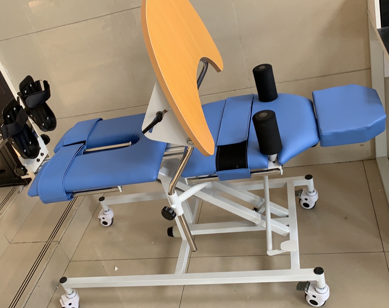 Rehabilitation center children tilting rehabilitation bed
